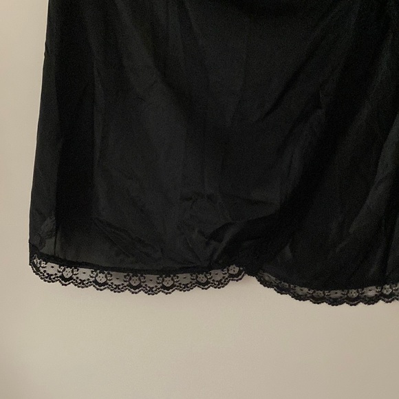 Mei Lin 1980’s black waist half slip knee length side slit midi small nylon lace - Picture 2 of 6